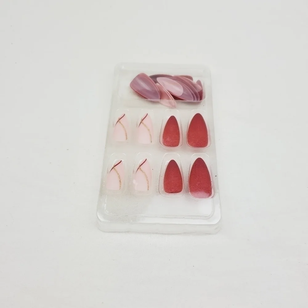 24 Pieces Fake press on nails